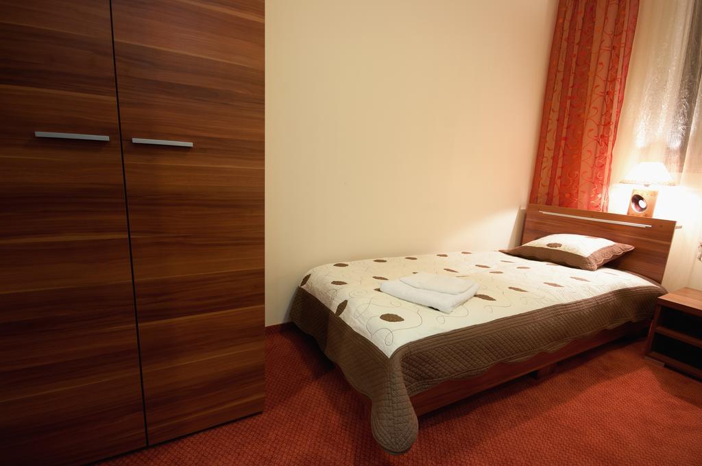 Hotel-24